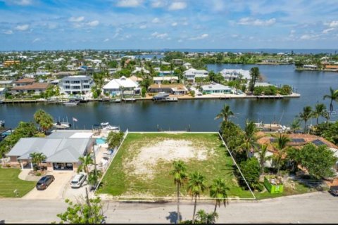 Terreno en venta en Holmes Beach, Florida № 1918756 - foto 9