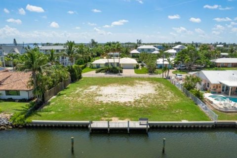 Terreno en venta en Holmes Beach, Florida № 1918756 - foto 11