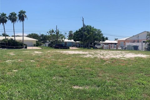 Terreno en venta en Holmes Beach, Florida № 1918756 - foto 3