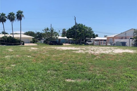 Terreno en venta en Holmes Beach, Florida № 1918756 - foto 2