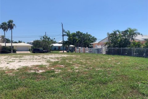 Terreno en venta en Holmes Beach, Florida № 1918756 - foto 6