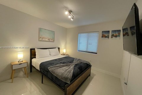 Propiedad comercial en venta en Miami, Florida № 2013112 - foto 8