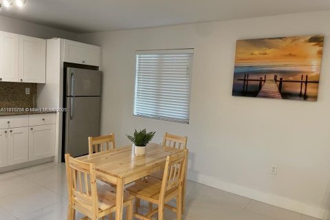 Propiedad comercial en venta en Miami, Florida № 2013112 - foto 3