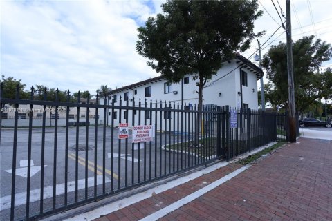 Propiedad comercial en venta en Miami, Florida № 2013112 - foto 2