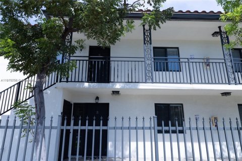 Propiedad comercial en venta en Miami, Florida № 2013112 - foto 15