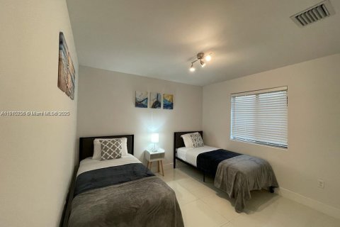 Propiedad comercial en venta en Miami, Florida № 2013112 - foto 7