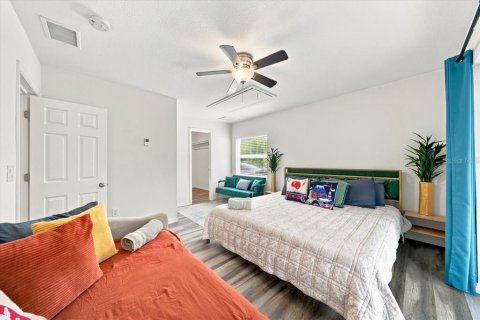 House in Saint Petersburg, Florida 3 bedrooms, 140.84 sq.m. № 2259019 - photo 22