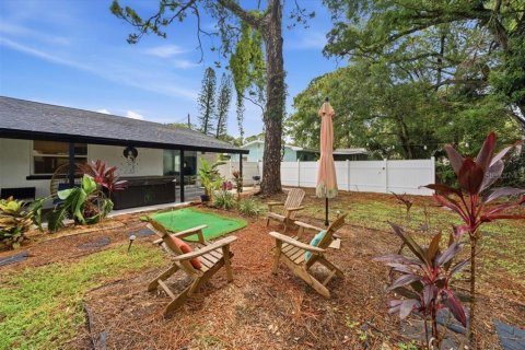House in Saint Petersburg, Florida 3 bedrooms, 140.84 sq.m. № 2259019 - photo 28