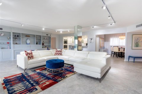 Condominio en venta en Pompano Beach, Florida, 3 dormitorios, 222.97 m2 № 2182561 - foto 30