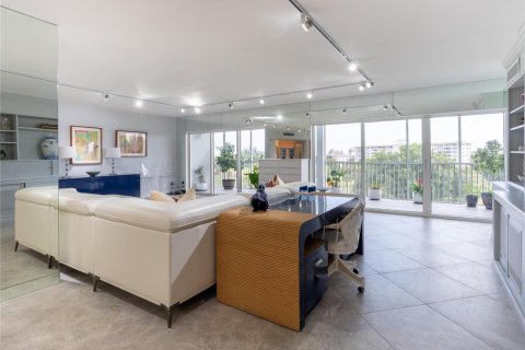 Condominio en venta en Pompano Beach, Florida, 3 dormitorios, 222.97 m2 № 2182561 - foto 11