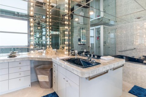 Condominio en venta en Pompano Beach, Florida, 3 dormitorios, 222.97 m2 № 2182561 - foto 22