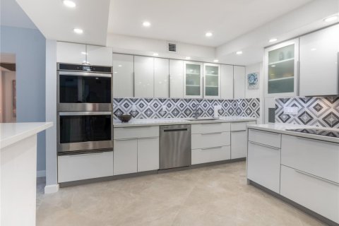 Condominio en venta en Pompano Beach, Florida, 3 dormitorios, 222.97 m2 № 2182561 - foto 2