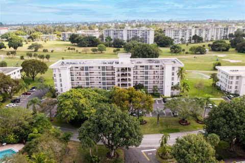 Condominio en venta en Pompano Beach, Florida, 3 dormitorios, 222.97 m2 № 2182561 - foto 3