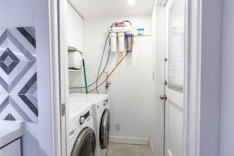 Condominio en venta en Pompano Beach, Florida, 3 dormitorios, 222.97 m2 № 2182561 - foto 16