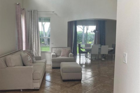 House in Wellington, Florida 5 bedrooms, 284.75 sq.m. № 2185706 - photo 4