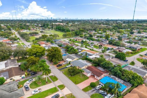 Villa ou maison à vendre à Miramar, Floride: 3 chambres, 140.65 m2 № 2055403 - photo 27