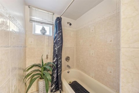 Villa ou maison à vendre à Miramar, Floride: 3 chambres, 140.65 m2 № 2055403 - photo 21