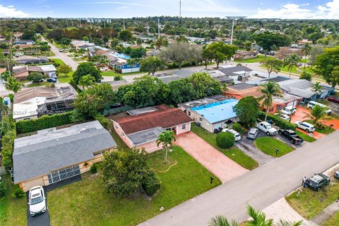 Villa ou maison à vendre à Miramar, Floride: 3 chambres, 140.65 m2 № 2055403 - photo 25