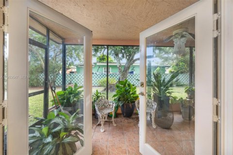 Villa ou maison à vendre à Miramar, Floride: 3 chambres, 140.65 m2 № 2055403 - photo 10