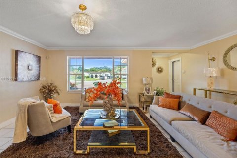 Villa ou maison à vendre à Miramar, Floride: 3 chambres, 140.65 m2 № 2055403 - photo 9