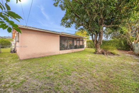 Villa ou maison à vendre à Miramar, Floride: 3 chambres, 140.65 m2 № 2055403 - photo 12