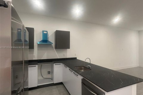 Villa ou maison à vendre à Fort Lauderdale, Floride: 4 chambres, 154.78 m2 № 1928733 - photo 2