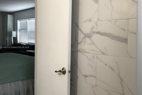 Condominio en venta en Miami Beach, Florida, 37.16 m2 № 1890396 - foto 20