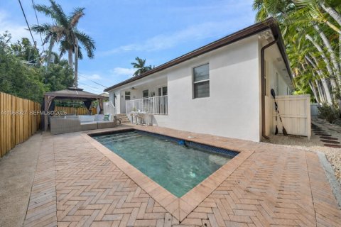 Casa en venta en North Bay Village, Florida, 3 dormitorios, 271.83 m2 № 2032196 - foto 28