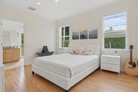 Casa en venta en North Bay Village, Florida, 3 dormitorios, 271.83 m2 № 2032196 - foto 25