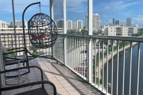 Copropriété à louer à Aventura, Floride: 2 chambres, 100.61 m2 № 1944831 - photo 2
