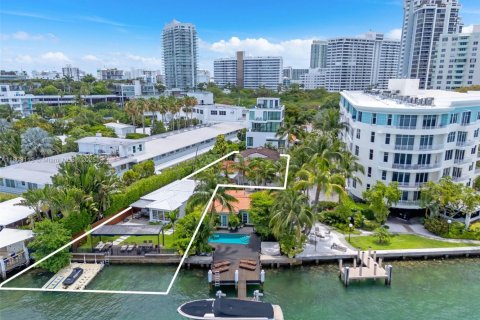 Propiedad comercial en venta en Miami Beach, Florida № 2012452 - foto 2