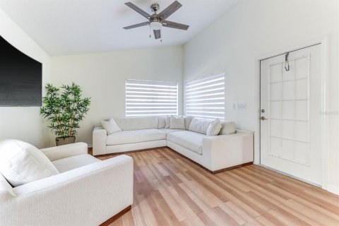 Casa en venta en Orlando, Florida, 3 dormitorios, 155.24 m2 № 2342095 - foto 17