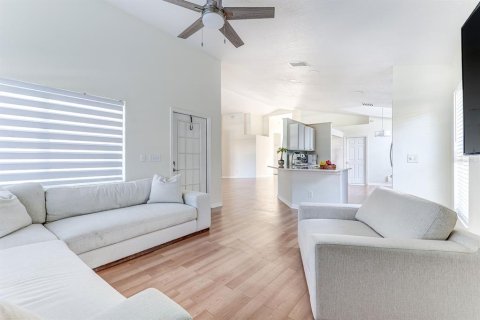 Casa en venta en Orlando, Florida, 3 dormitorios, 155.24 m2 № 2342095 - foto 19