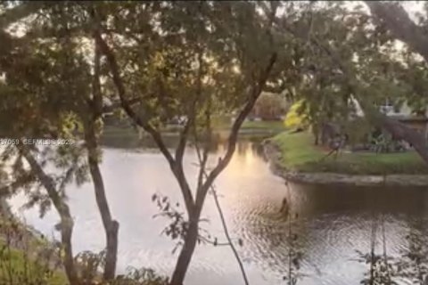 Adosado en alquiler en North Lauderdale, Florida, 2 dormitorios, 114.83 m2 № 1994904 - foto 25