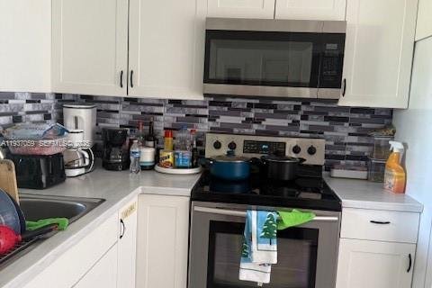 Townhouse in North Lauderdale, Florida 2 bedrooms, 114.83 sq.m. № 1994904 - photo 5