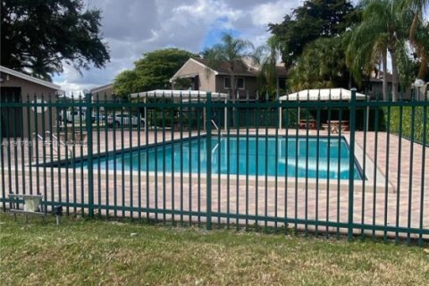 Adosado en alquiler en North Lauderdale, Florida, 2 dormitorios, 114.83 m2 № 1994904 - foto 20