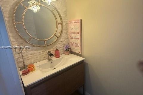 Townhouse in North Lauderdale, Florida 2 bedrooms, 114.83 sq.m. № 1994904 - photo 12