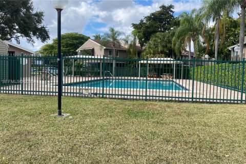 Adosado en alquiler en North Lauderdale, Florida, 2 dormitorios, 114.83 m2 № 1994904 - foto 21