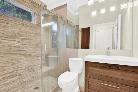 House in Palmetto Bay, Florida 3 bedrooms, 139.82 sq.m. № 2035992 - photo 19