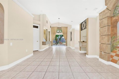 House in Palmetto Bay, Florida 3 bedrooms, 139.82 sq.m. № 2035992 - photo 14