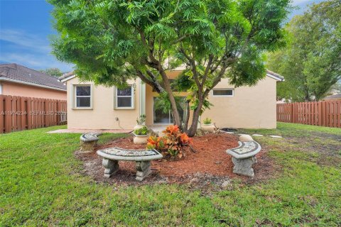 House in Palmetto Bay, Florida 3 bedrooms, 139.82 sq.m. № 2035992 - photo 21