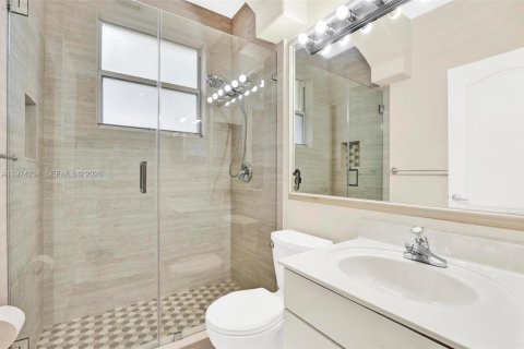 House in Palmetto Bay, Florida 3 bedrooms, 139.82 sq.m. № 2035992 - photo 23