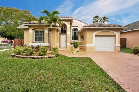 House in Palmetto Bay, Florida 3 bedrooms, 139.82 sq.m. № 2035992 - photo 2