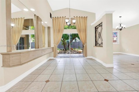 House in Palmetto Bay, Florida 3 bedrooms, 139.82 sq.m. № 2035992 - photo 26