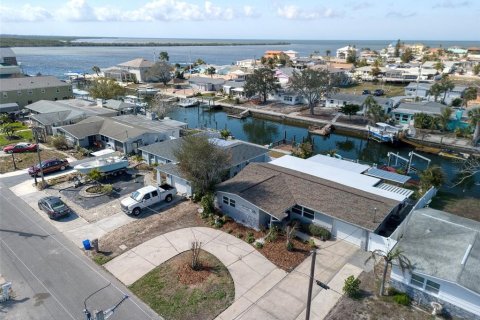 House in Hudson, Florida 2 bedrooms, 180.97 sq.m. № 1723083 - photo 6