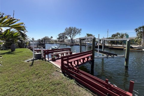 House in Hudson, Florida 2 bedrooms, 180.97 sq.m. № 1723083 - photo 22