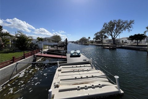 House in Hudson, Florida 2 bedrooms, 180.97 sq.m. № 1723083 - photo 23
