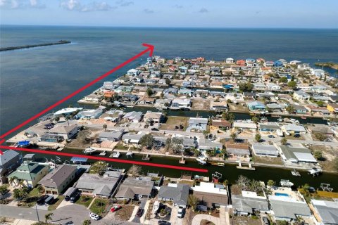 House in Hudson, Florida 2 bedrooms, 180.97 sq.m. № 1723083 - photo 2