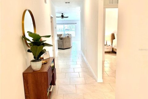 Villa ou maison à vendre à Port Charlotte, Floride: 4 chambres, 180.32 m2 № 2272873 - photo 5