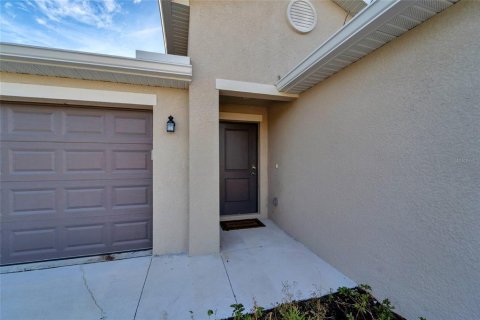 Villa ou maison à vendre à Port Charlotte, Floride: 4 chambres, 180.32 m2 № 2272873 - photo 3